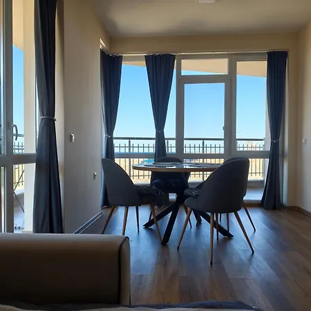 Seahome Beachfront Sea View Terrace Quiet Parking Apartman