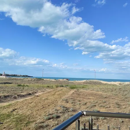 Seahome Beachfront Sea View Terrace Quiet Parking * Primorszko