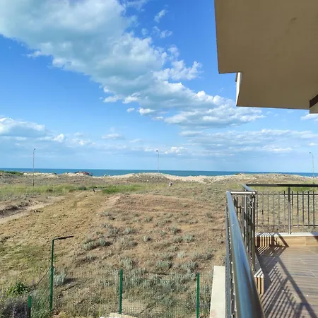 Seahome Beachfront Sea View Terrace Quiet Parking Apartman *